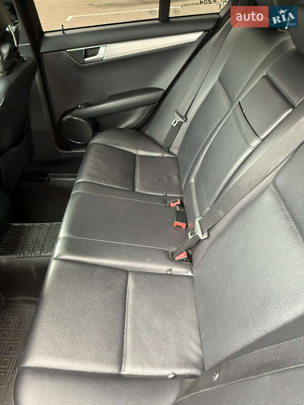 Седан Mercedes-Benz C-Class 2011 в Києві