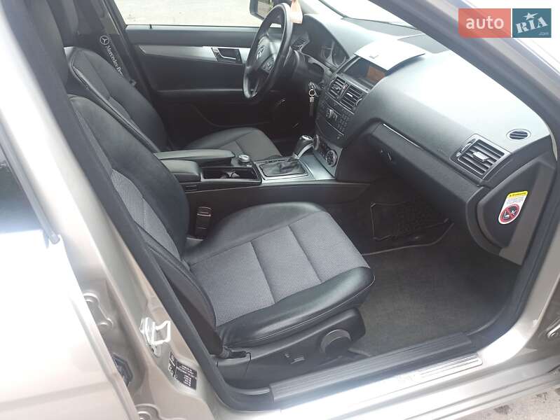 Седан Mercedes-Benz C-Class 2008 в Тыврове