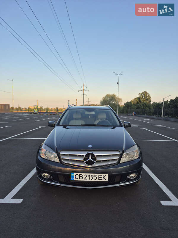 Універсал Mercedes-Benz C-Class 2009 в Чернігові