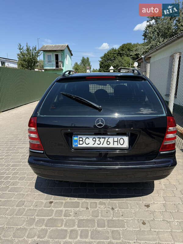 Универсал Mercedes-Benz C-Class 2005 в Сокале