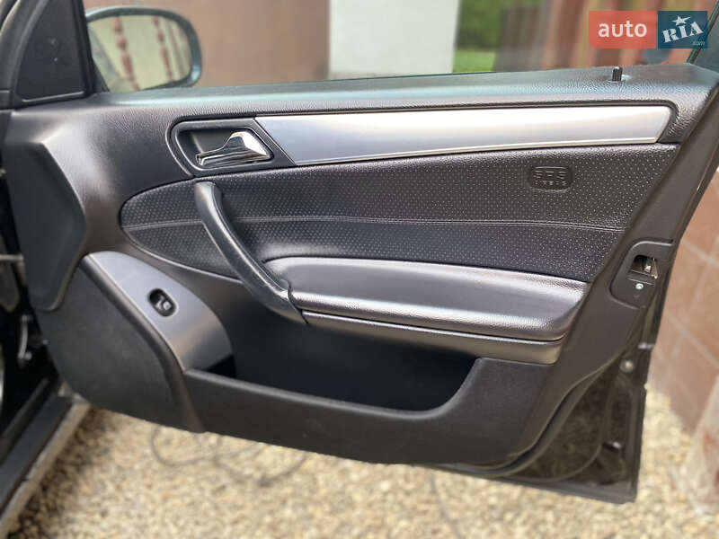 Універсал Mercedes-Benz C-Class 2004 в Львові
