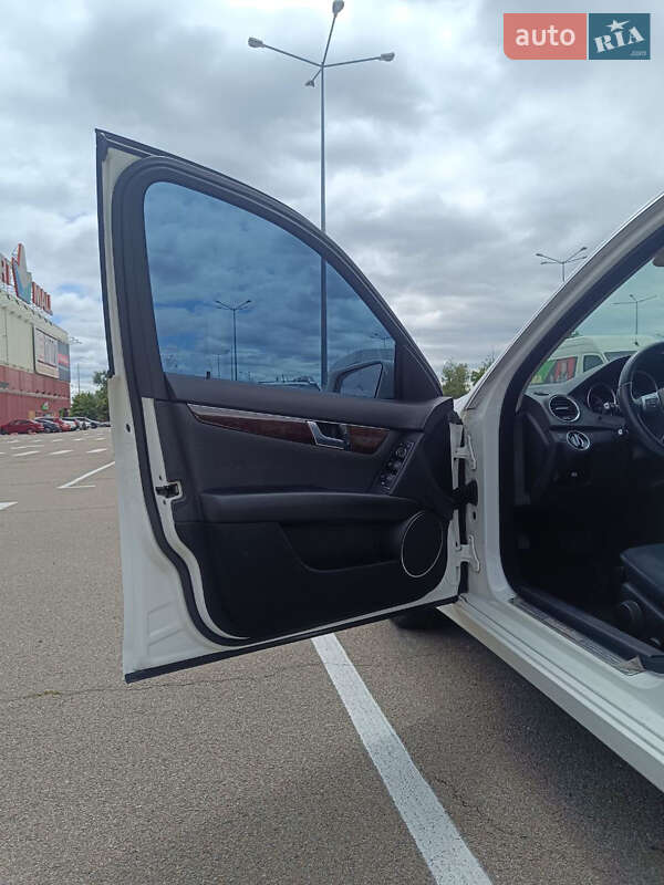 Седан Mercedes-Benz C-Class 2013 в Киеве