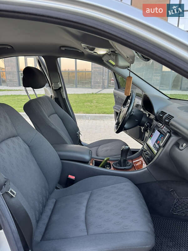 Седан Mercedes-Benz C-Class 2003 в Луцьку фото 28 Седан Mercedes-Benz C-Class 2003 в Луцьку