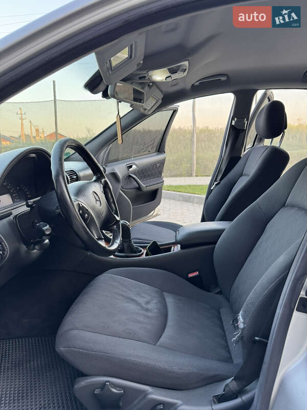 Седан Mercedes-Benz C-Class 2003 в Луцьку фото 43 Седан Mercedes-Benz C-Class 2003 в Луцьку