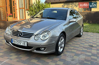 Купе Mercedes-Benz C-Class 2005 в 