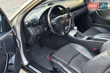Купе Mercedes-Benz C-Class 2005 в 