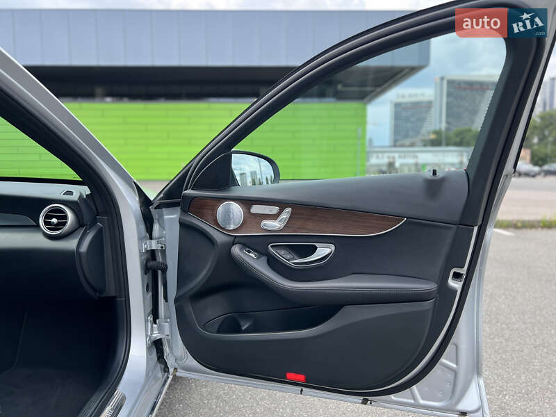 Седан Mercedes-Benz C-Class 2020 в Киеве