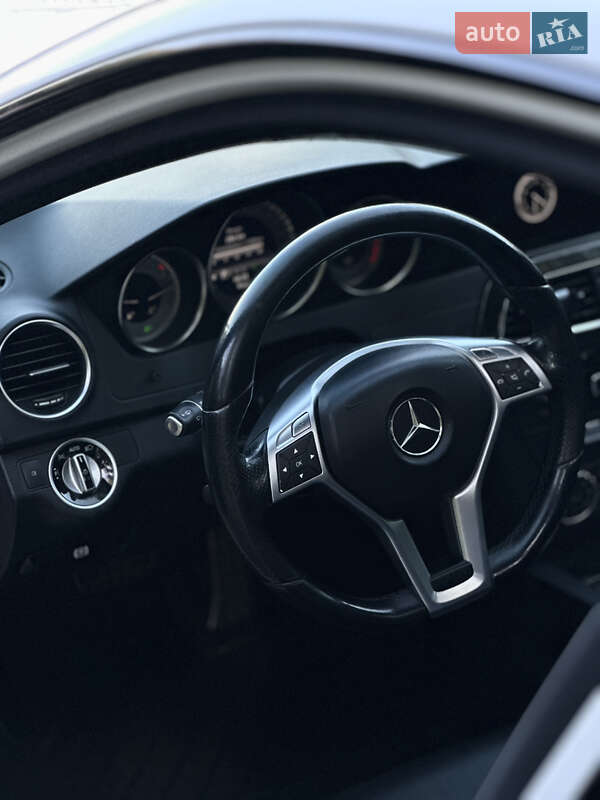 Седан Mercedes-Benz C-Class 2013 в Чернигове