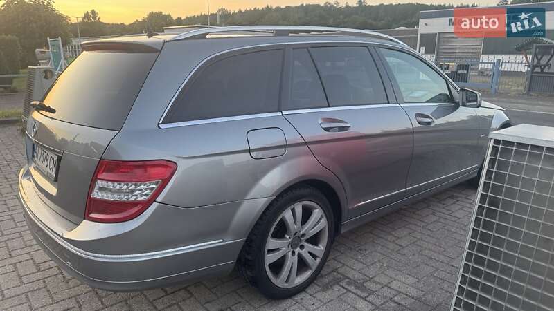 Универсал Mercedes-Benz C-Class 2010 в Надворной