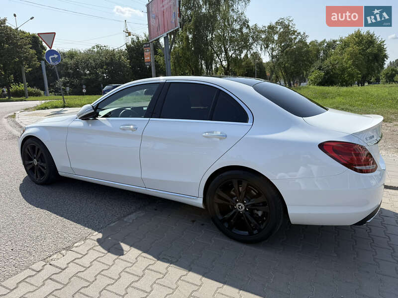 Седан Mercedes-Benz C-Class 2015 в Львове