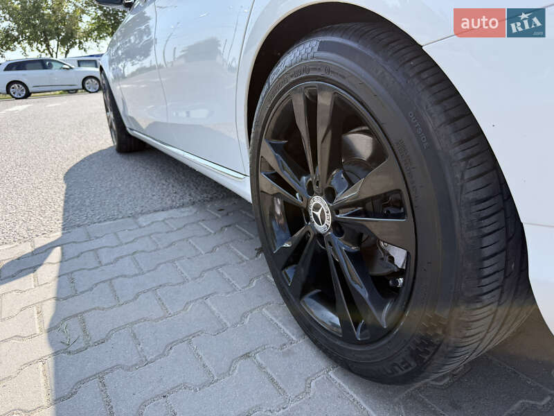 Седан Mercedes-Benz C-Class 2015 в Львове