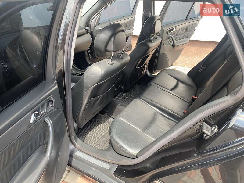 Универсал Mercedes-Benz C-Class 2002 в Ивано-Франковске