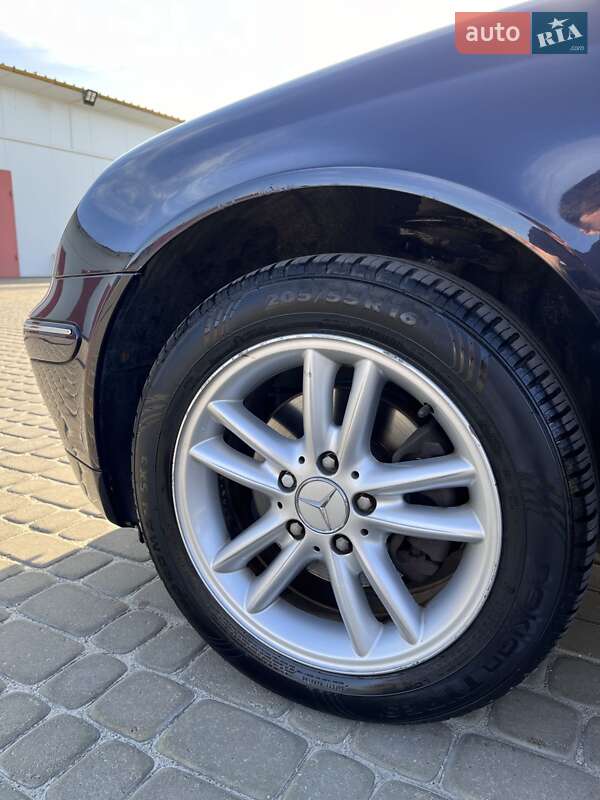 Седан Mercedes-Benz C-Class 2001 в Львове