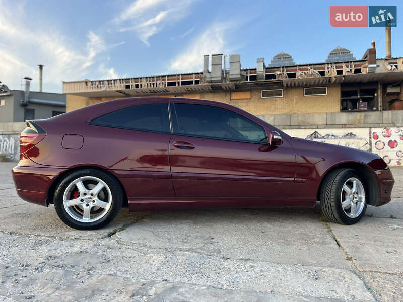 Купе Mercedes-Benz C-Class 2003 в Запорожье