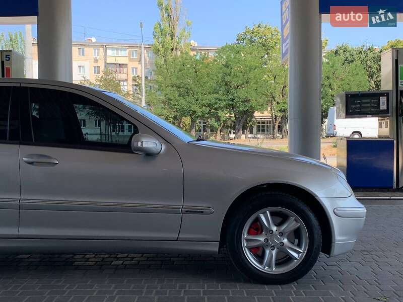 Седан Mercedes-Benz C-Class 2003 в Николаеве