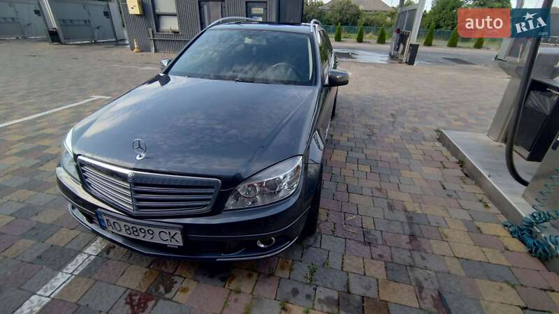 Mercedes-Benz C-Class 2010