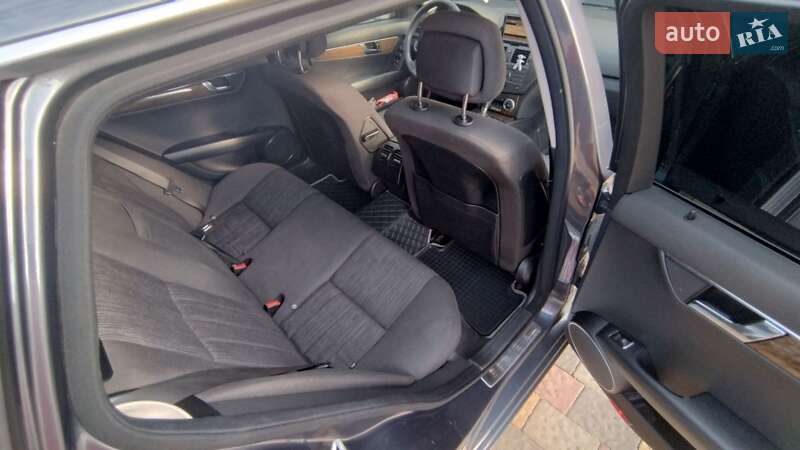 Универсал Mercedes-Benz C-Class 2010 в Ужгороде фото 11 Универсал Mercedes-Benz C-Class 2010 в Ужгороде
