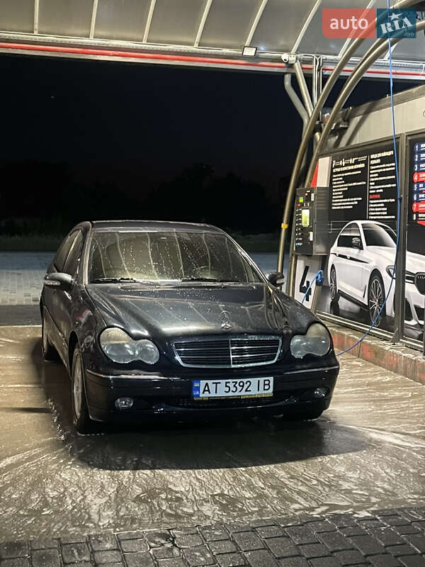 Седан Mercedes-Benz C-Class 2000 в Ивано-Франковске