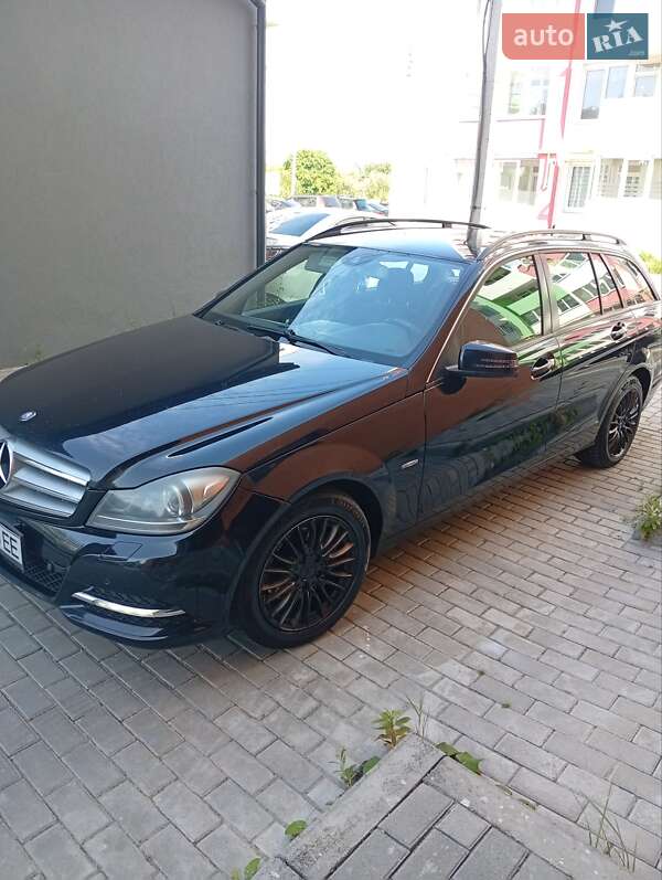 Універсал Mercedes-Benz C-Class 2011 в Львові