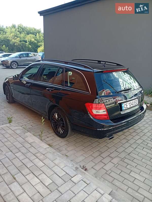 Універсал Mercedes-Benz C-Class 2011 в Львові