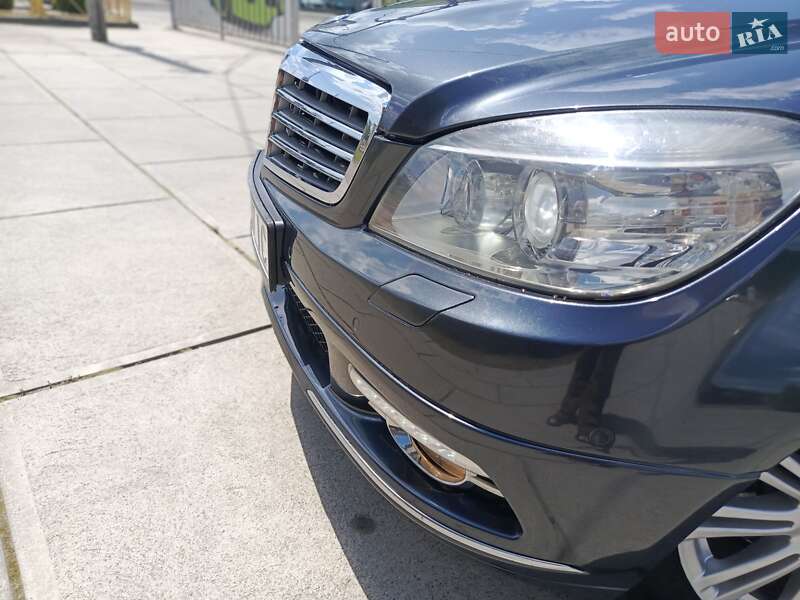 Седан Mercedes-Benz C-Class 2009 в Сокирнице
