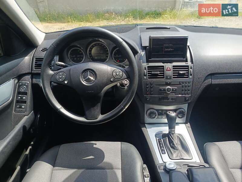 Седан Mercedes-Benz C-Class 2009 в Сокирнице