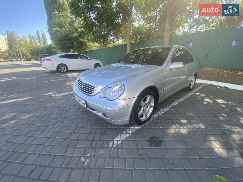 Седан Mercedes-Benz C-Class 2003 в Одессе фото 2 Седан Mercedes-Benz C-Class 2003 в Одессе