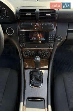Седан Mercedes-Benz C-Class 2005 в 