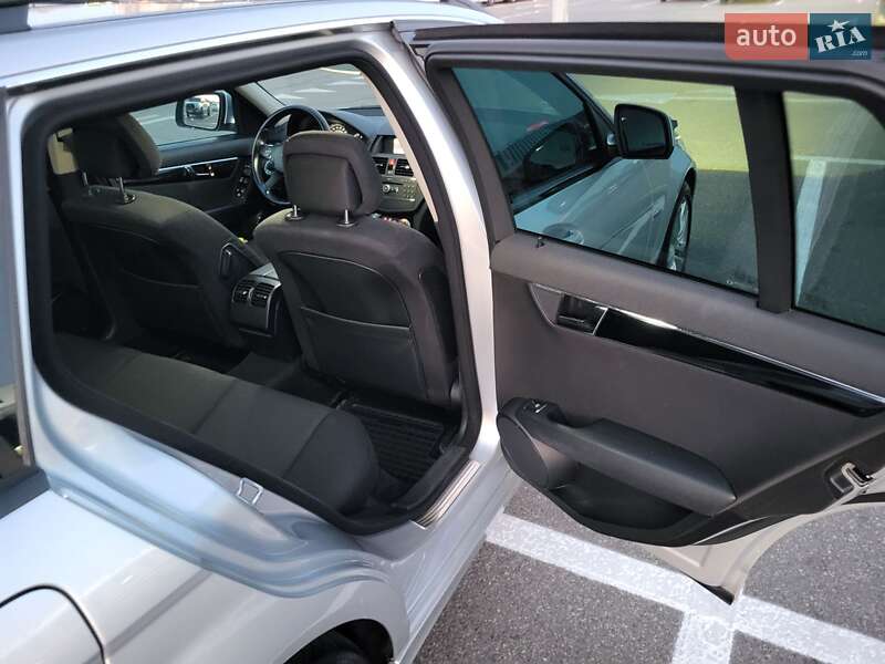 Универсал Mercedes-Benz C-Class 2008 в Киеве