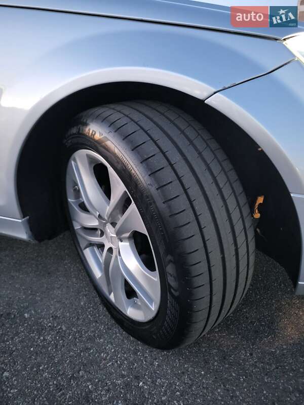 Универсал Mercedes-Benz C-Class 2008 в Киеве