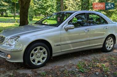 Седан Mercedes-Benz C-Class 2004 в 