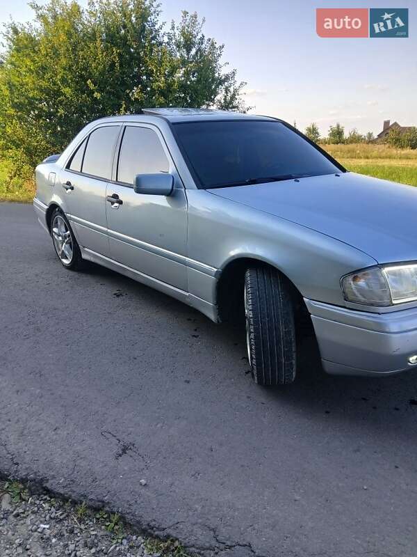 Mercedes-Benz C-Class 1993