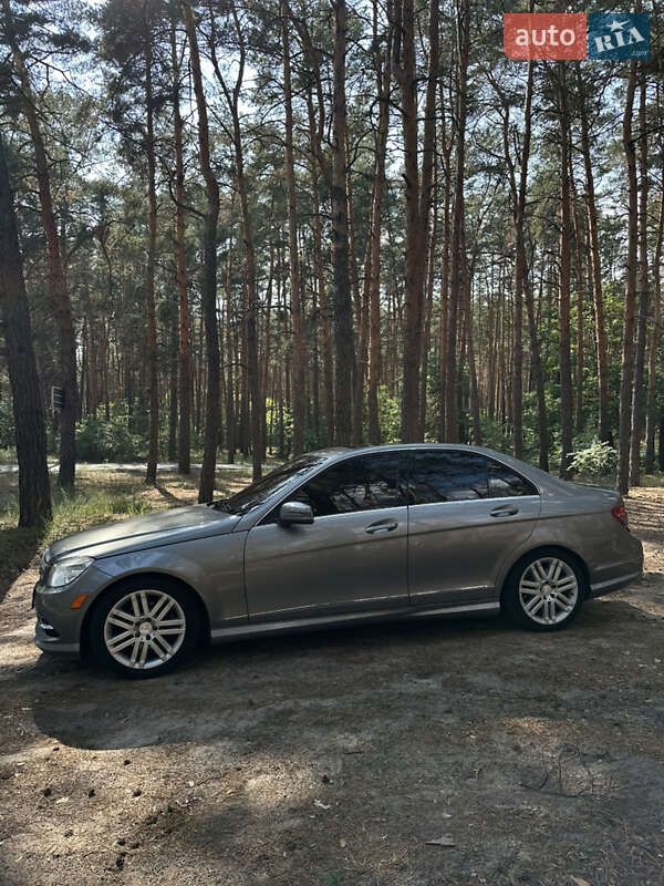 Седан Mercedes-Benz C-Class 2011 в Полтаве