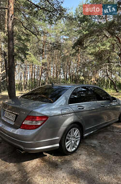 Седан Mercedes-Benz C-Class 2011 в 