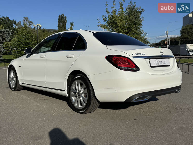 Седан Mercedes-Benz C-Class 2021 в Киеве