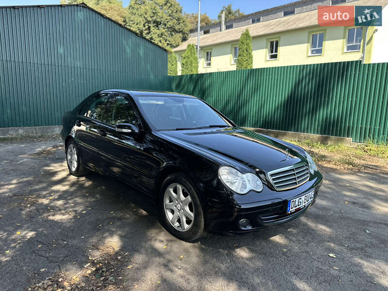 Седан Mercedes-Benz C-Class 2007 в Дубно