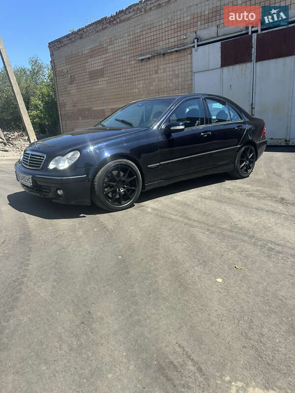 Седан Mercedes-Benz C-Class 2005 в 