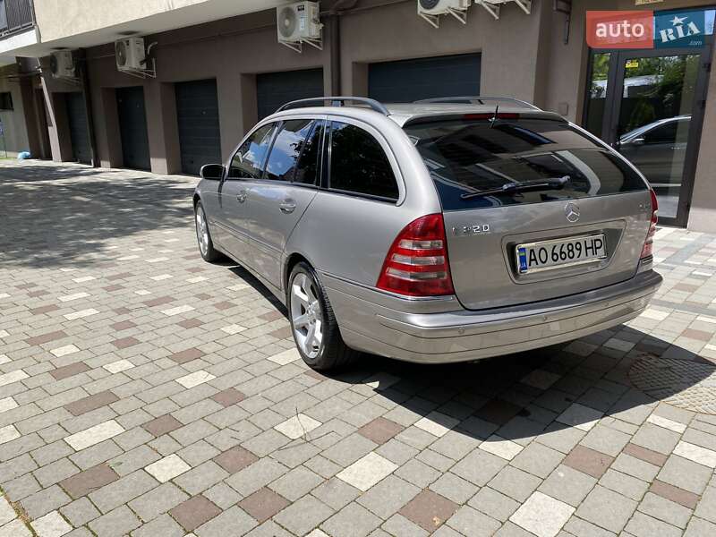Универсал Mercedes-Benz C-Class 2006 в Кривом Роге
