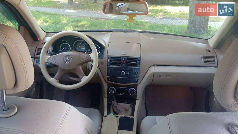 Седан Mercedes-Benz C-Class 2007 в Дубно