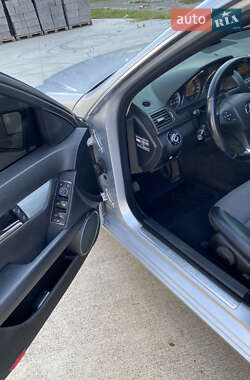Универсал Mercedes-Benz C-Class 2009 в 