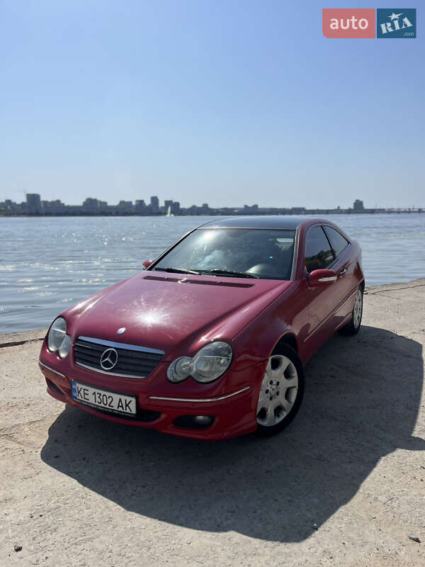Mercedes-Benz C-Class 2005