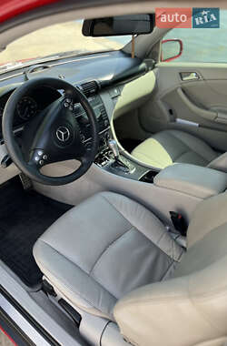 Купе Mercedes-Benz C-Class 2005 в 