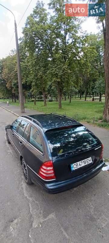 Mercedes-Benz C-Class 2004