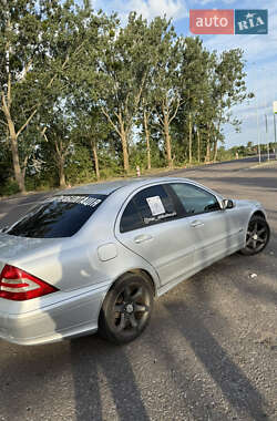 Седан Mercedes-Benz C-Class 2006 в 