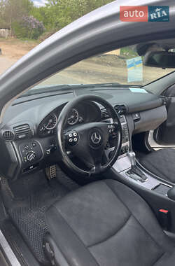 Седан Mercedes-Benz C-Class 2006 в 