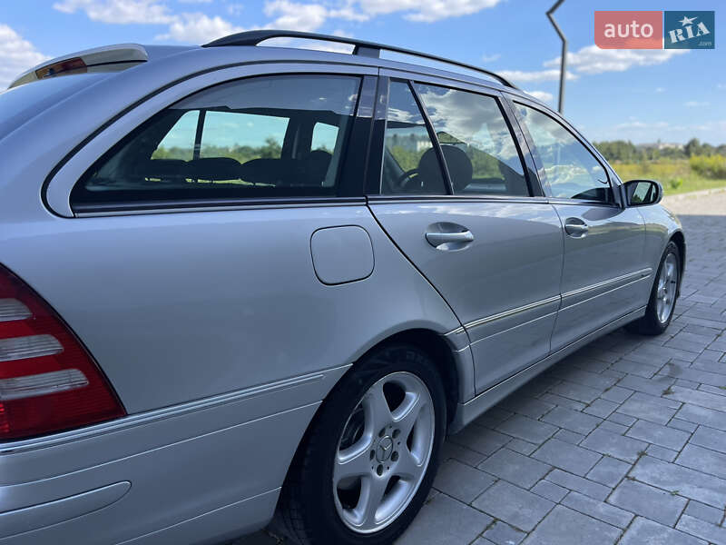 Универсал Mercedes-Benz C-Class 2005 в Ровно
