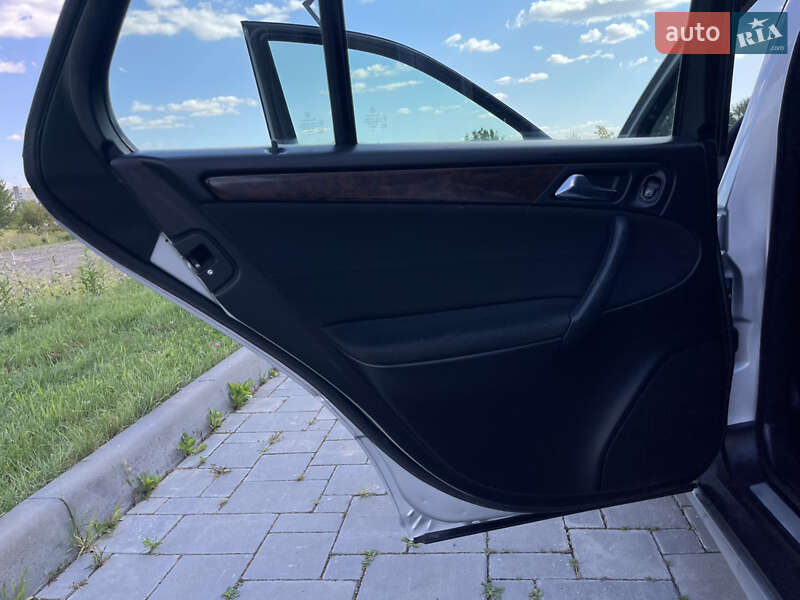 Универсал Mercedes-Benz C-Class 2005 в Ровно