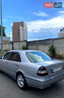 Седан Mercedes-Benz C-Class 2000 в 