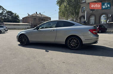 Купе Mercedes-Benz C-Class 2011 в 