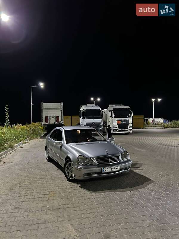 Mercedes-Benz C-Class 2002